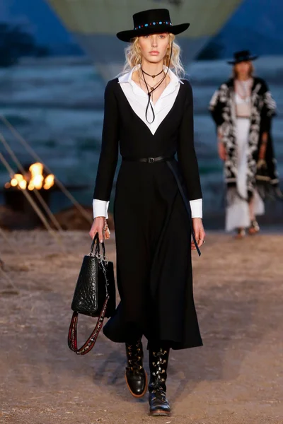 Look 70